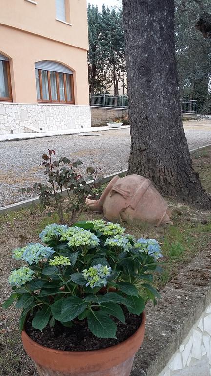 Villa Hotel Del Sole Chiusi Exterior foto