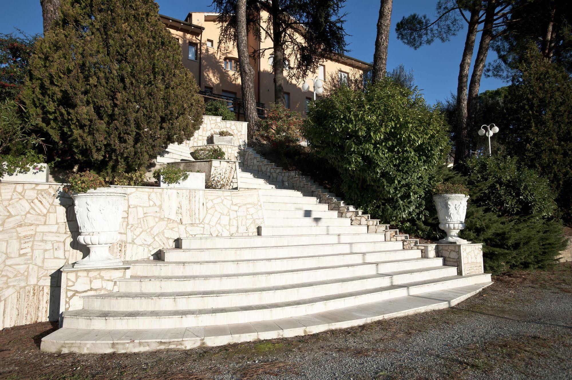 Villa Hotel Del Sole Chiusi Exterior foto